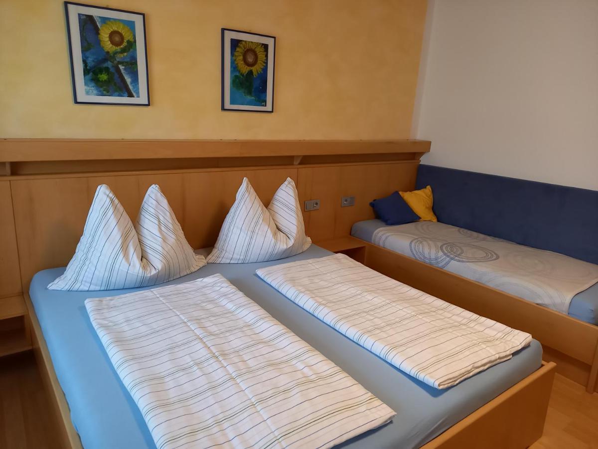 Weingut Gastehaus Palkowitsch Bed & Breakfast อิลมิทซ์ ภายนอก รูปภาพ